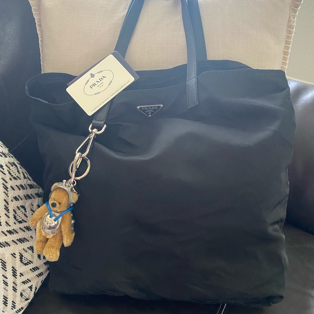 Prada nylon tote, good condition color black.